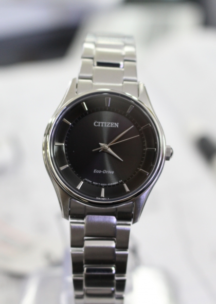 Đồng hồ Citizen nữ Eco-Drive EM0401-59E