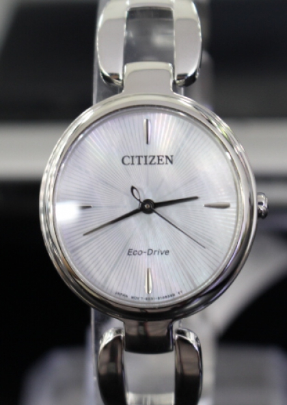 Đồng hồ Citizen nữ Eco-Drive EM0420-89D