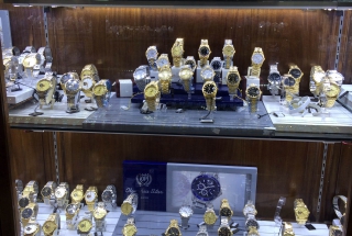 Đồng hồ OLym Pianus và Olympia Star: Đồng hồ Nhật Bản - Chất lượng Thụy Sỹ