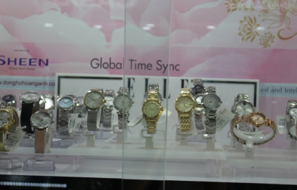 Tổng hợp 5 mẫu đồng hồ nữ dây kim loại đẹp và bán chạy nhất năm 2016