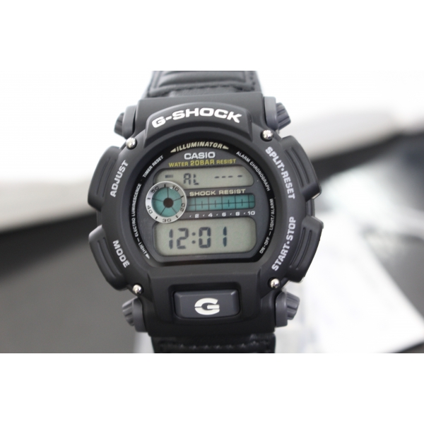 Đồng hồ Casio G-Shock DW-9052V-1DR