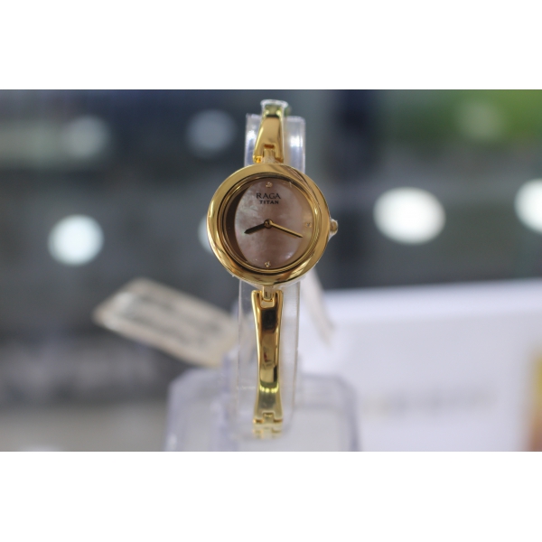 Đồng hồ Titan nữ 2553YM01 