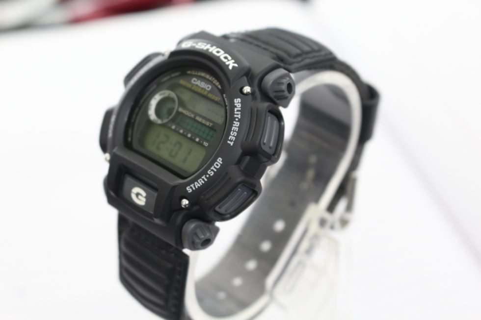 Chi tiết đồng hồ Casio G-Shock DW-9052V-1DR 