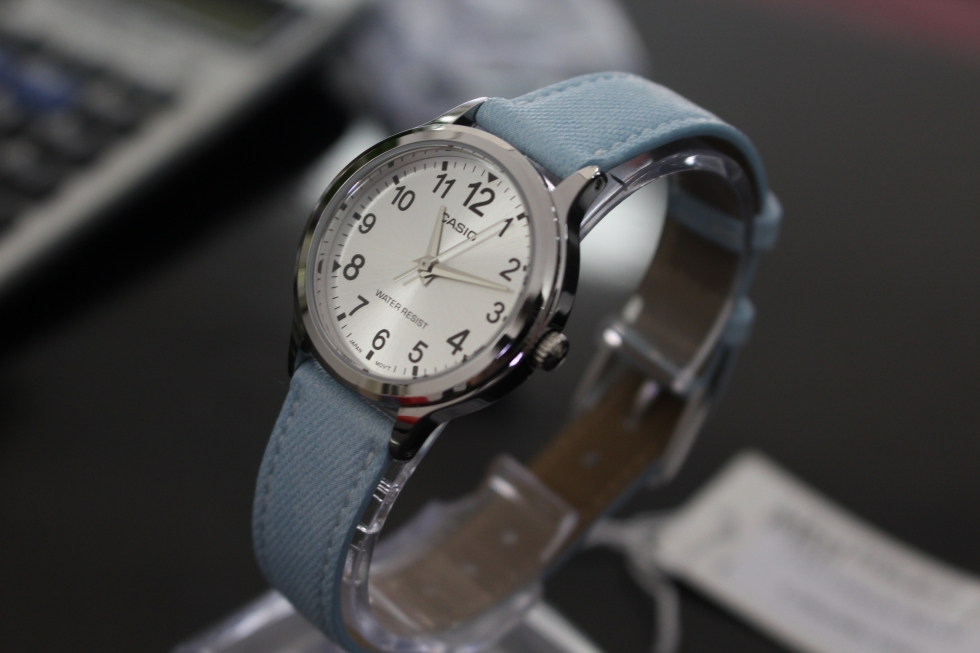 Chi tiết đồng hồ Casio nữ LTP-1390LB-7B1DF