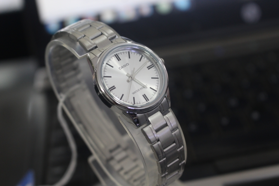 Chi tiết đồng hồ Casio nữ LTP-V005D-7AUDF