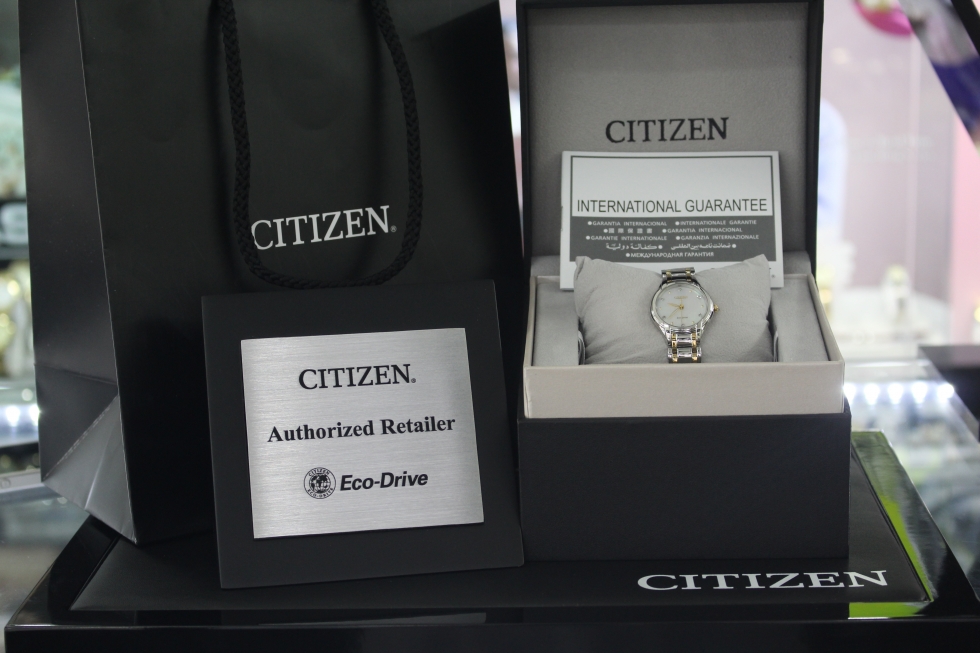 Chi tiết đồng hồ Citizen EM0284-51D Eco-Drive