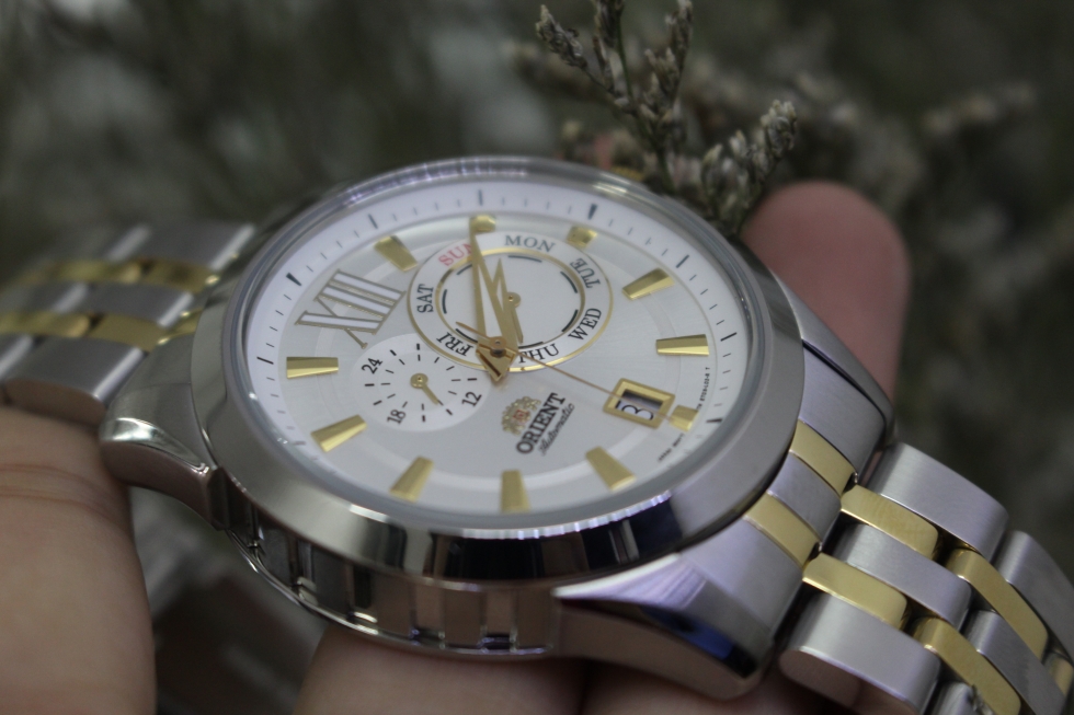 Chi tiết đồng hồ cơ Orient FET0X002W0