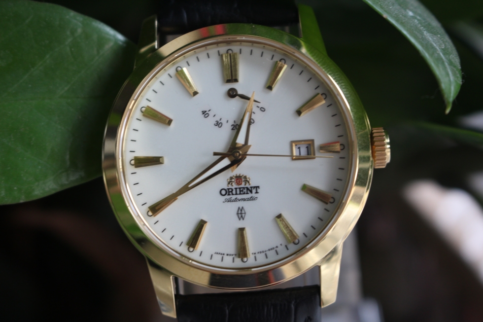 Chi tiết đồng hồ cơ Orient FFD0J002W0