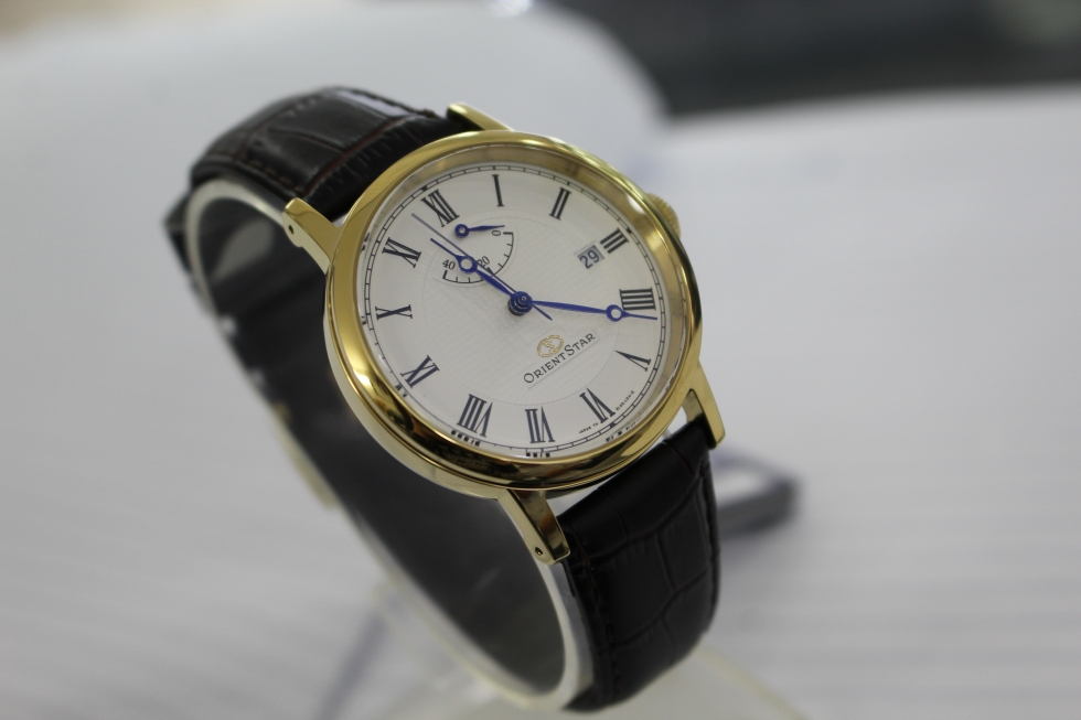 Chi tiết đồng hồ cơ Orient Star nam SEL09002W0
