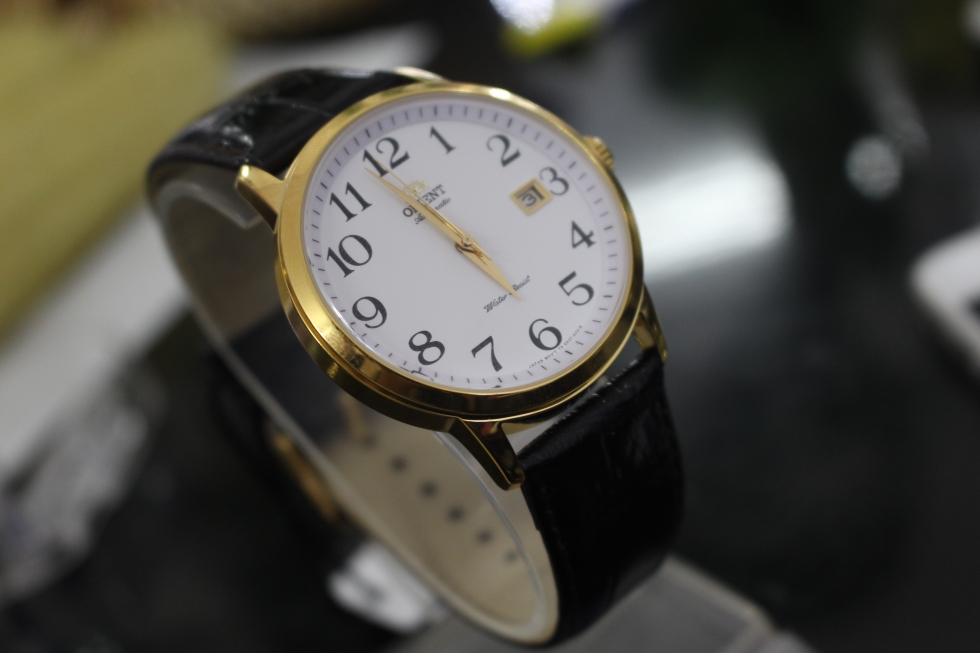 Chi tiết đồng hồ cơ Orient nam FEV0S001WH