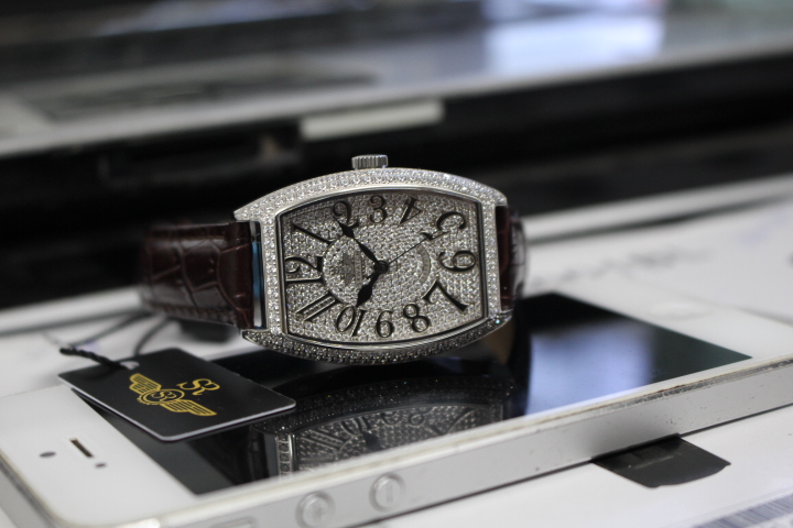 Vẻ sang chảnh của đồng hồ nữ SRwatch SL5001.4202BL