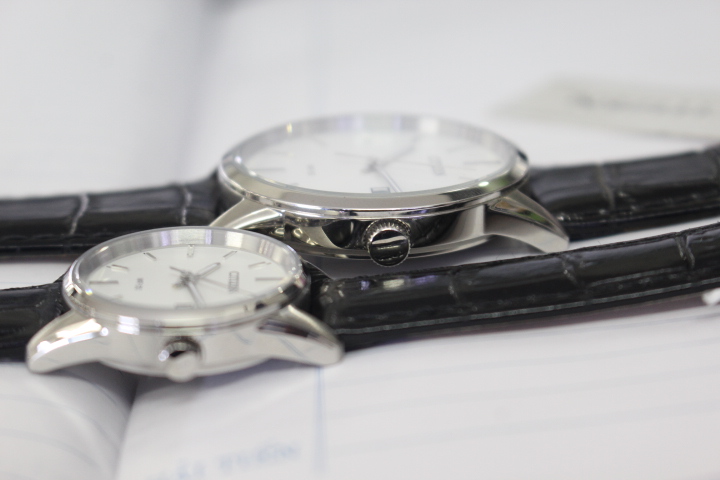 Độ dày mặt cặp đồng hồ đôi Citizen BI5000-01A+EU6000-06A