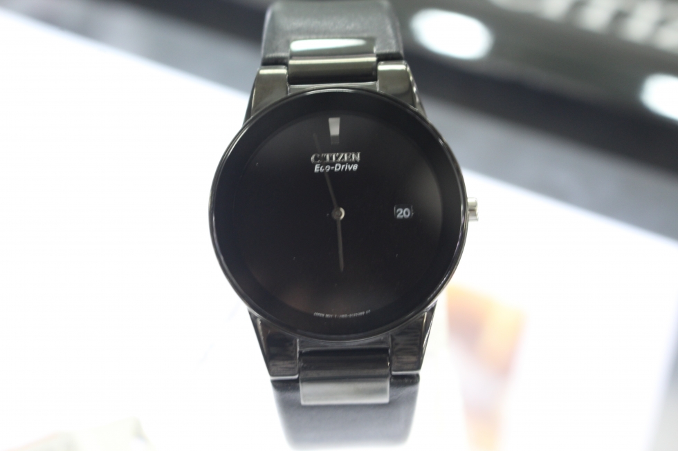 hình ảnh chiếc đồng hồ Citizen nam với thiết kế mỏng và tinh tế