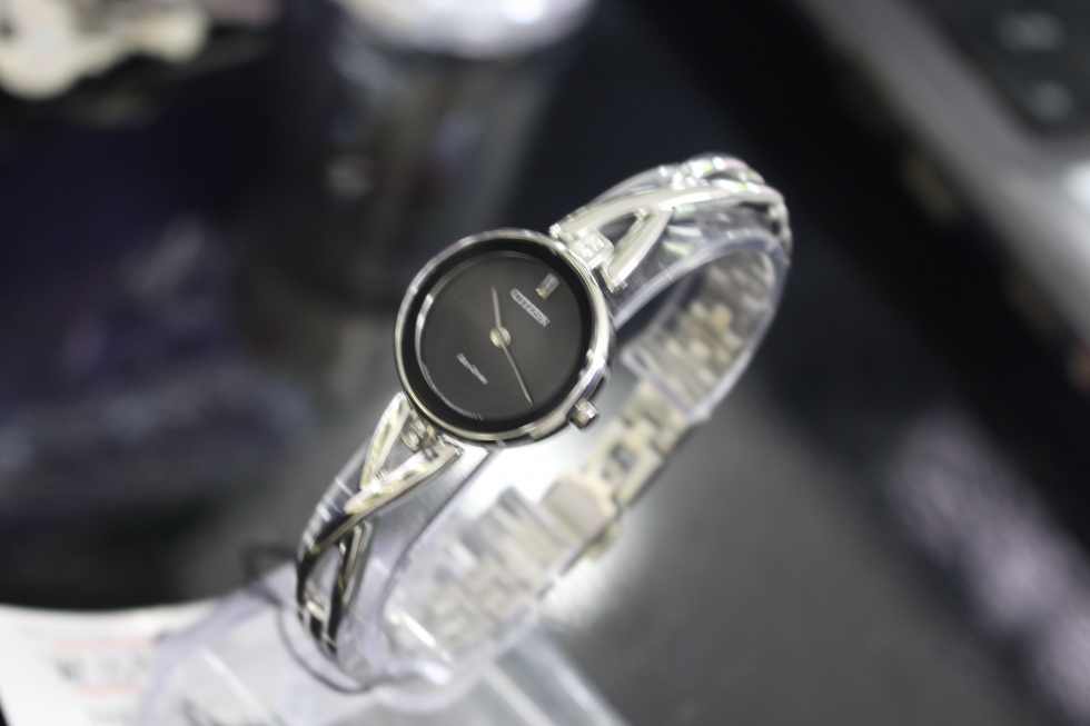 Góc nghiêng đồng hồ Citizen nữ EX1420-84E