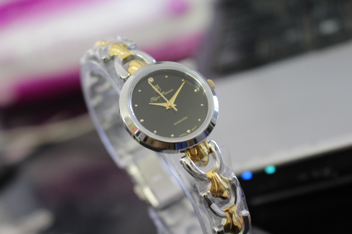 Góc nghiêng đồng hồ nữ Olym Pianus OP2460LSK đen