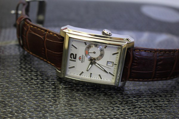 Đồng hồ nam dây da mặt chữ nhật Orient