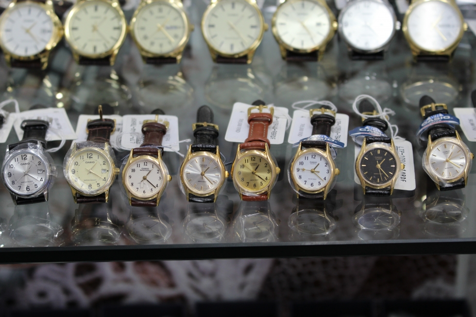 Một số mẫu đồng hồ nữ cao cấp dây da Casio