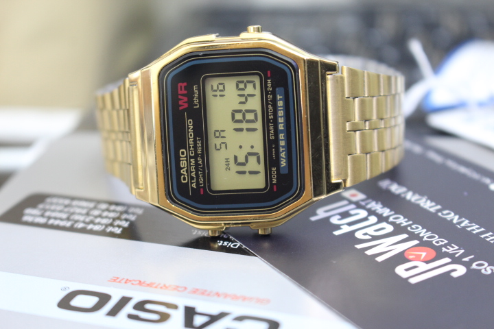 Đồng hồ Casio nữ A159WGEA-1DF không những nổi bật với màu vàng sang trọng mà còn sở hữu tính năng Illuminator cực hiện đại