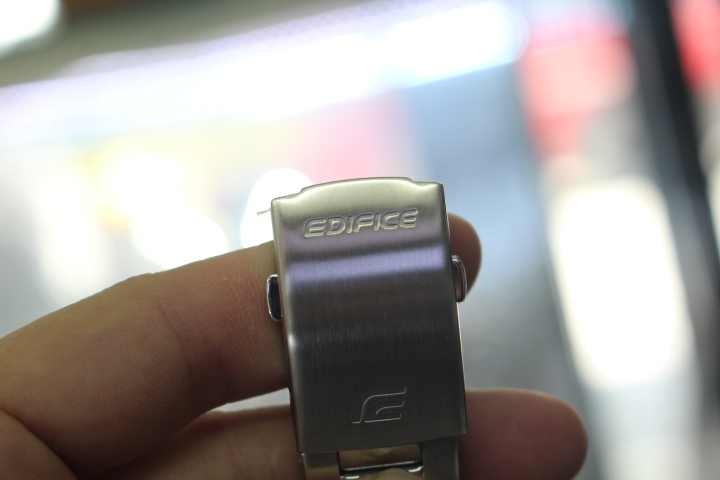 Khóa dây đồng hồ Casio nam Edifice EFV-530D-2AVUDF