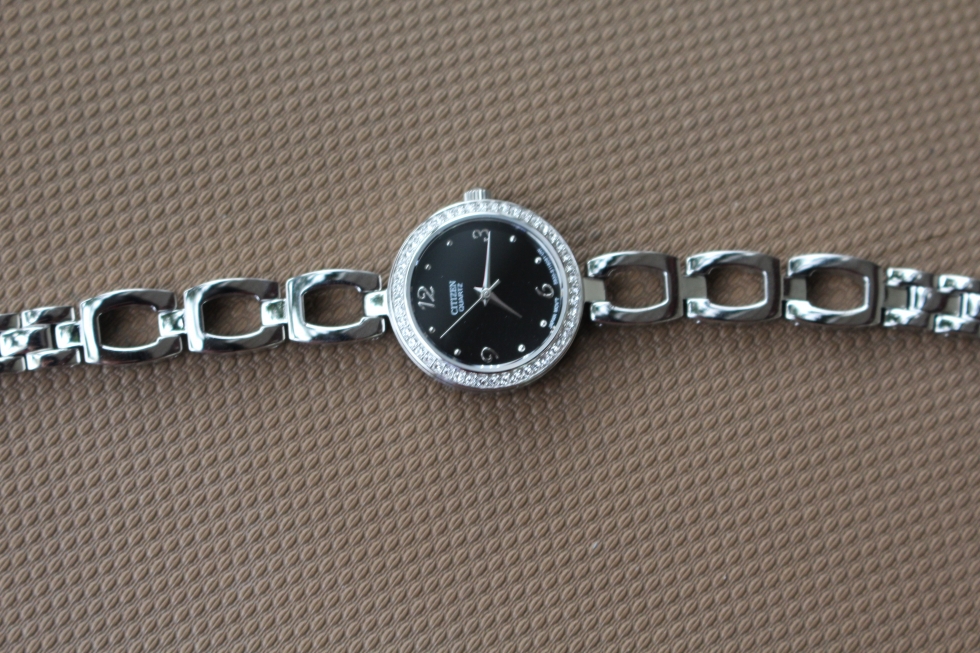  Đồng hồ Citizen nữ EJ6070-51E