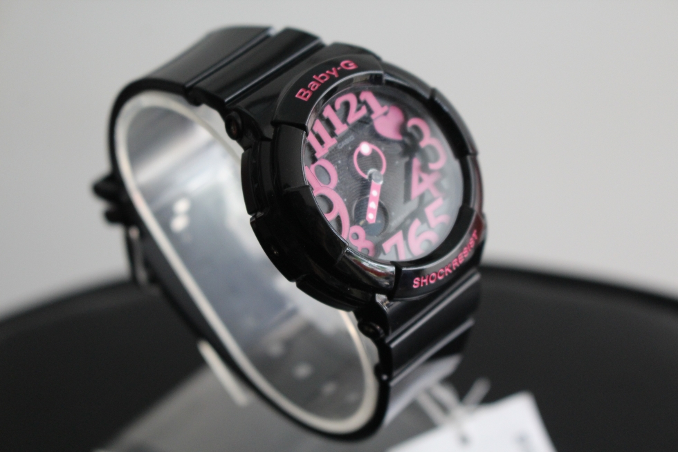 Mặt nghiêng đồng hồ nữ Casio Baby-G BGA-130-1BDR 