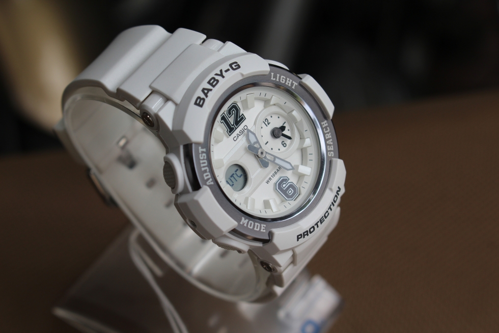 Mặt nghiêng đồng hồ nữ Casio Baby-G BGA-210-7B1DR