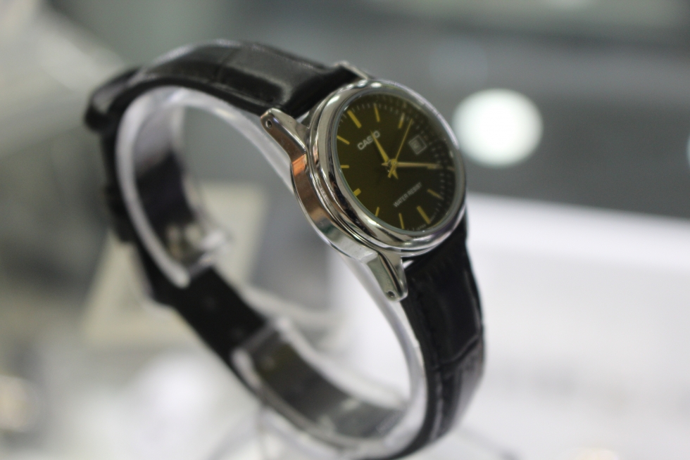Mặt nghiêng đồng hồ nữ Casio LTP-V002L-1AUDF
