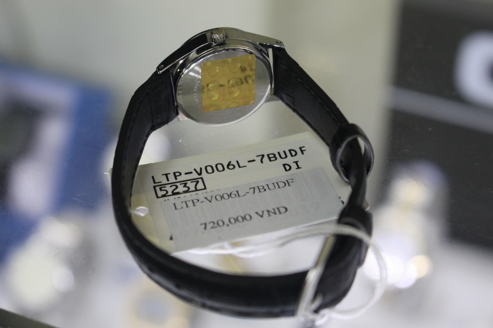 Mặt sau đồng hồ nữ Casio LTP-V006L-7BUDF