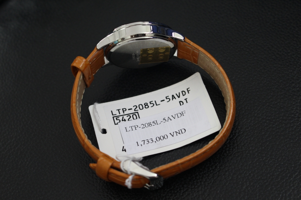 Mặt sau đồng hồ Casio LTP-2085L-5AVDF