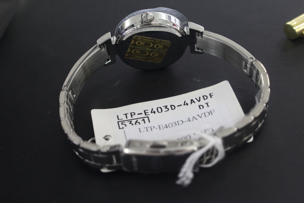 Mặt sau đồng hồ Casio nữ LTP-E403D-4AVDF