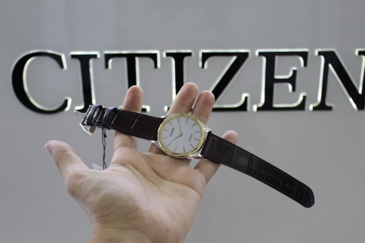Đồng hồ siêu mỏng Citizen nam Eco-Drive AR3074-03A được thiết kế theo phong cách hiện đại