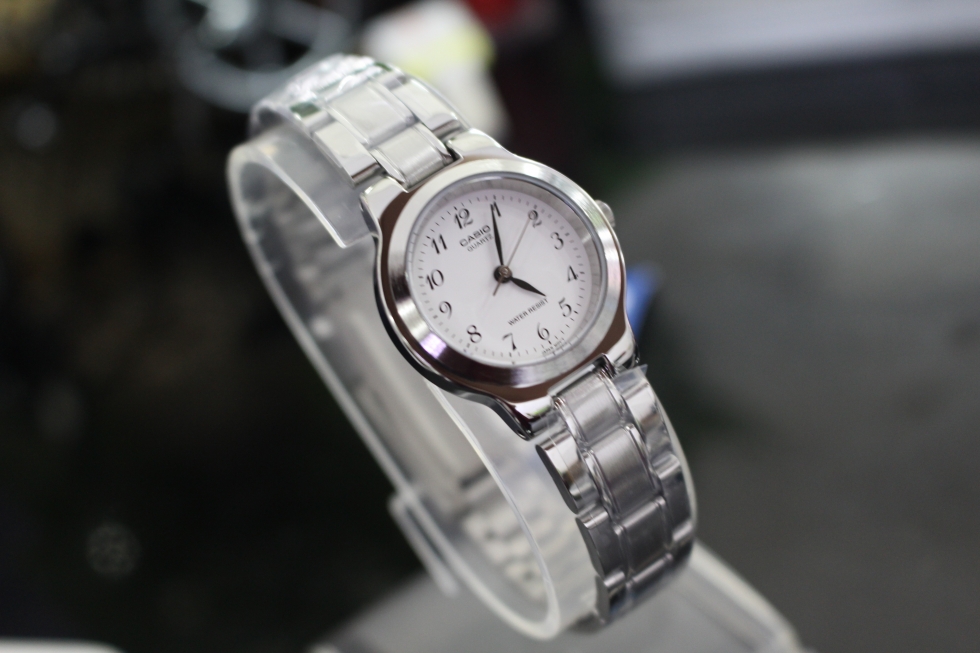 Đồng hồ Casio nữ LTP-1131A-7BRDF tinh tế trong từng chi tiết