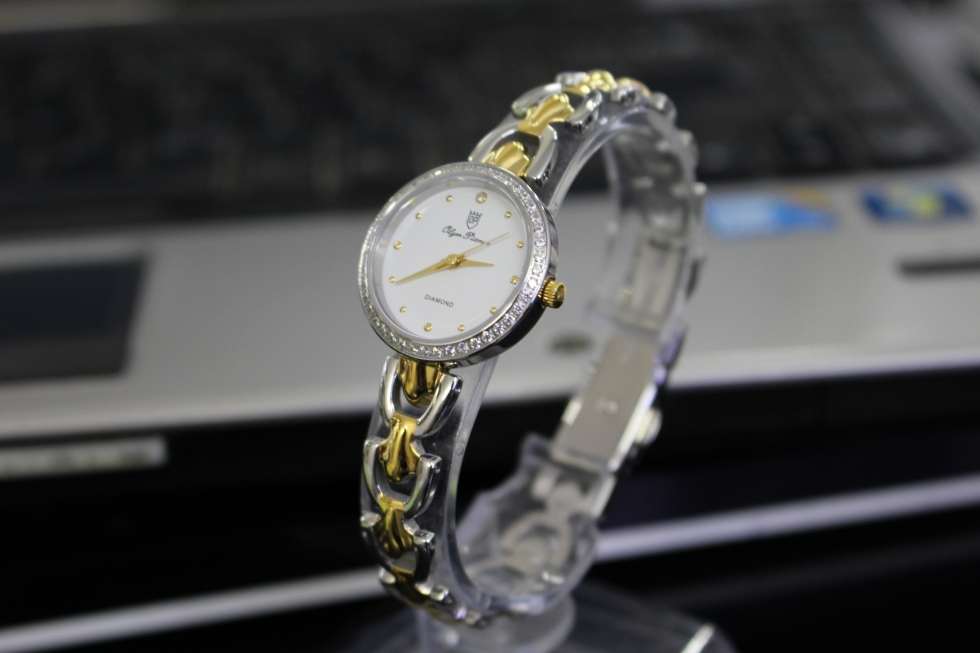 Nét tinh tế của đồng hồ Olym Pianus nữ OP2460DLSK Trắng