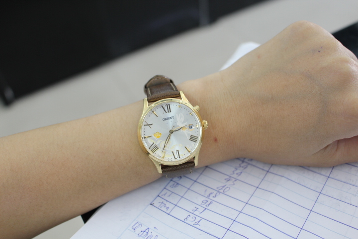 Phong cách cá tính của đồng hồ cơ Orient nữ FDM01005SL
