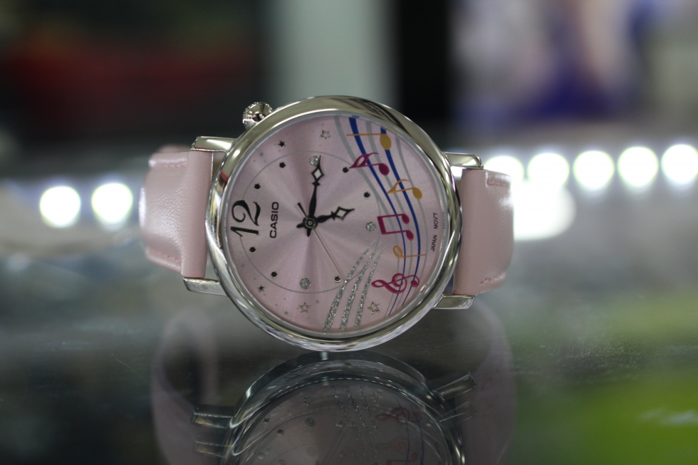 Sự mới lạ của đồng hồ Casio nữ LTP-E123L-4ADF