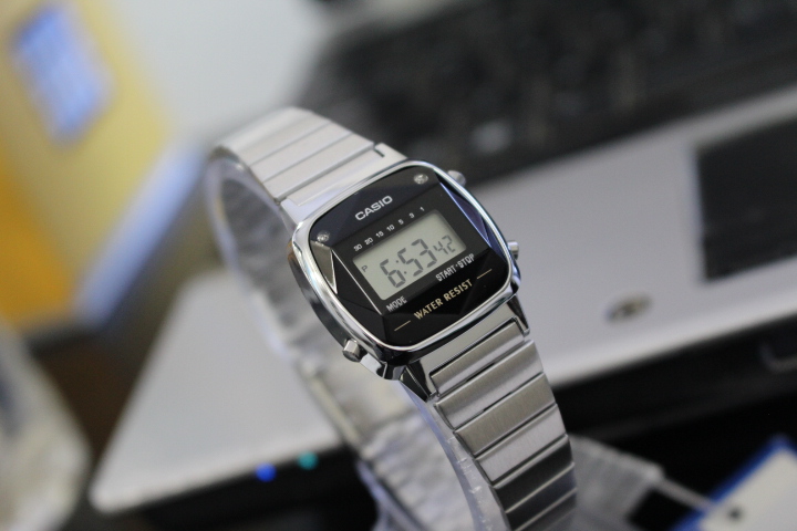 Thiết kế bắt mắt của đồng hồ Casio nữ LA670WAD-1DF