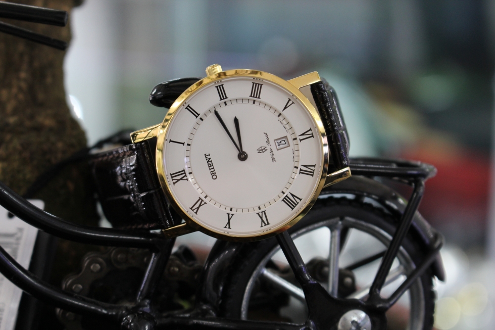 Vẻ cổ điển của đồng hồ Orient nam FGW0100FW0