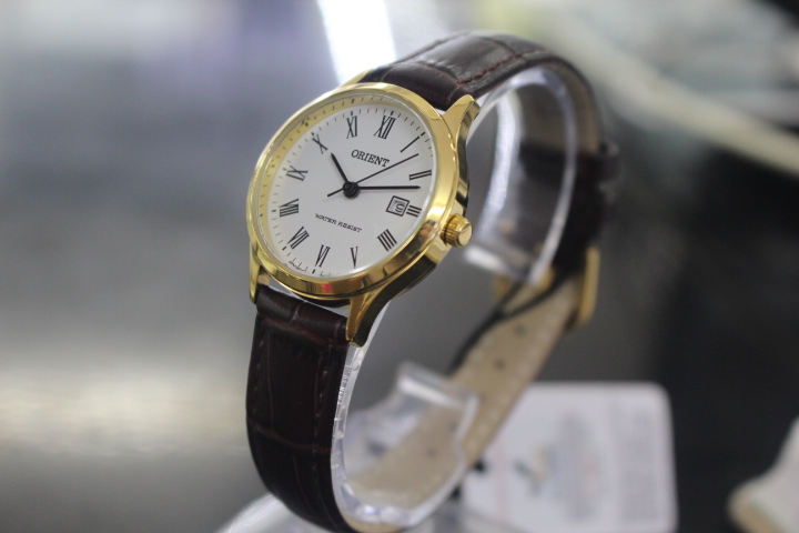 Vẻ cổ điển của đồng hồ Orient nữ FSZ3N009W0