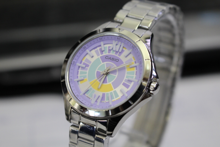 Vẻ đặc sắc của đồng hồ Casio nữ LTP-E129D-6ADF