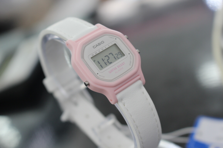 Vẻ dễ thương của đồng hồ Casio nữ LA-11WL-4ADF