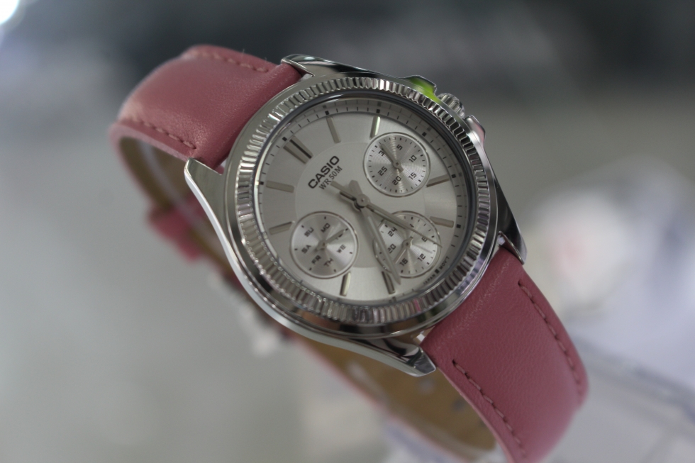 Vẻ đẹp của đồng hồ Casio nữ LTP-2088L-4AVDF