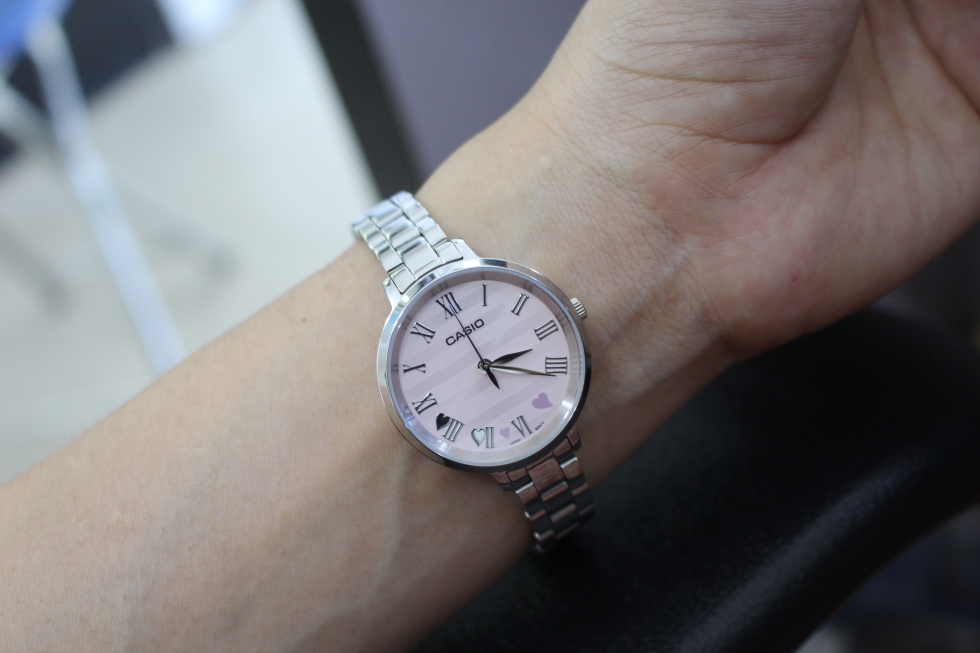Vẻ đẹp của đồng hồ Casio nữ LTP-E160D-4ADF
