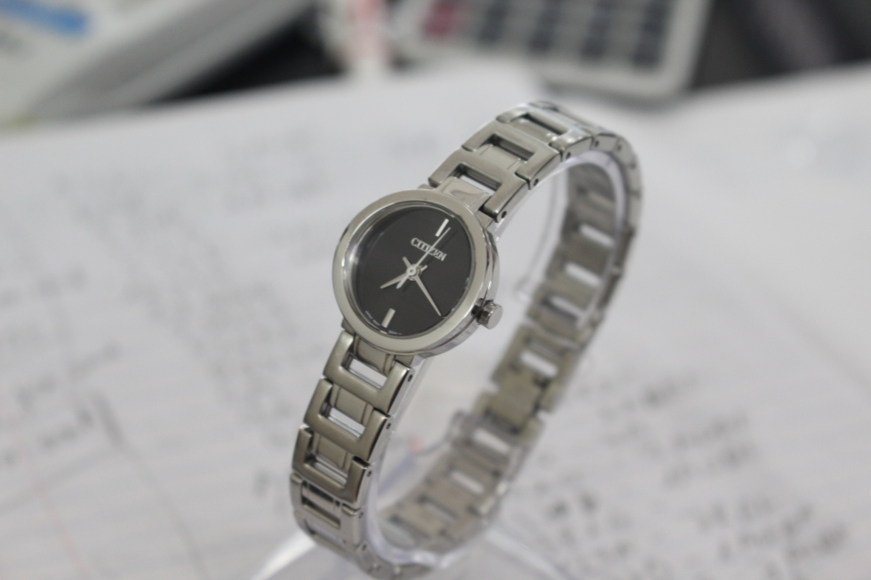 Vẻ đẹp của đồng hồ Citizen nữ EX0330-56E