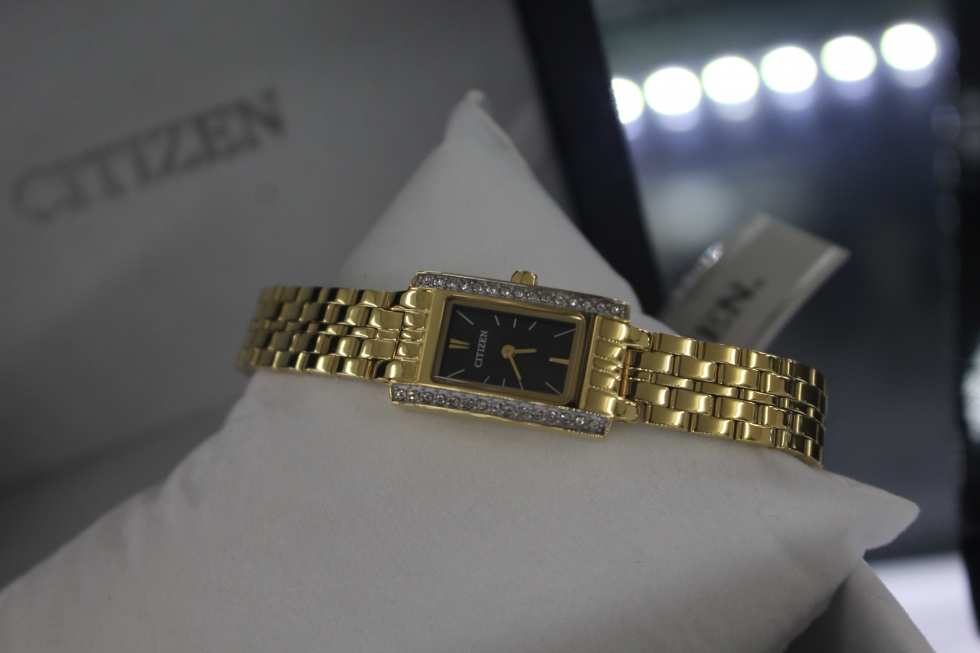 Vẻ đẹp của đồng hồ Citizen nữ EZ6352-58E