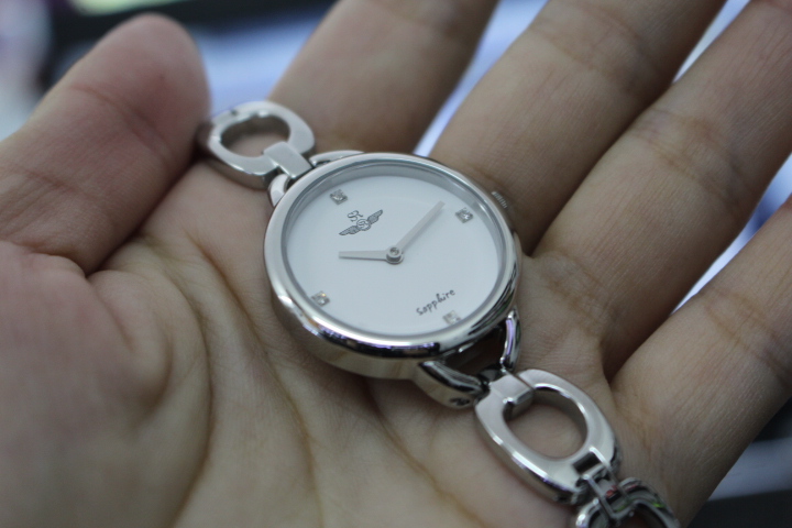 Vẻ đep giản dị của đồng hồ SR nữ SL1603.1102TE