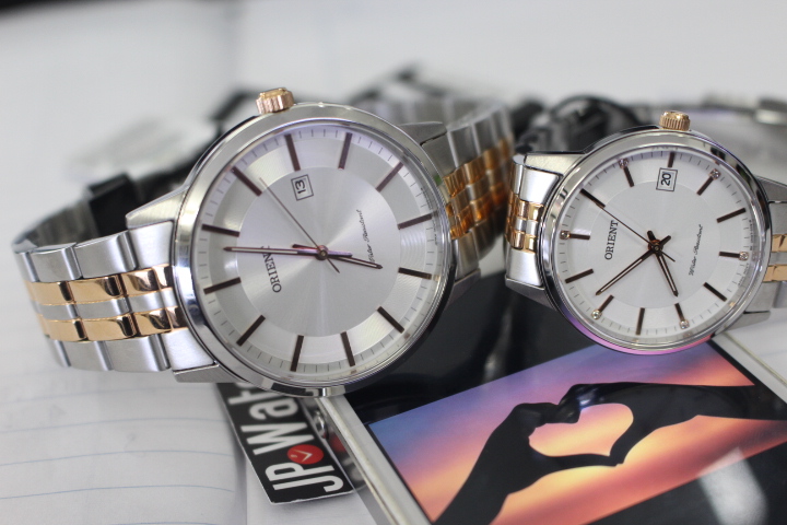 Vẻ đẹp tinh tế của cặp đồng hồ đôi Orient FUNG8001W0 và FUNG7001W0