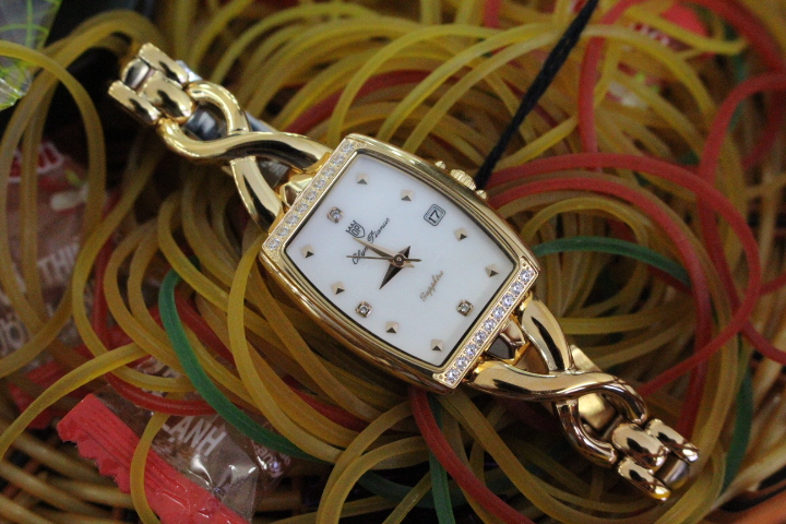 Vẻ điệu đà của đồng hồ OP nữ Olym Pianus OP2476DLR Trắng