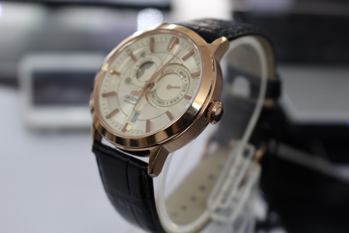 Đồng hồ cơ Orient nam SET0P001W0 phù hợp cho mọi quý ông hiện đại