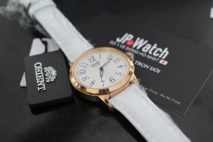 Phong cách hiện đại của đồng hồ cơ Orient nữ FAC06002W0