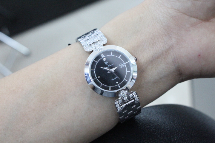 Vẻ hiện đại của đồng hồ nữ Olym Pianus OP2478DLS đen 